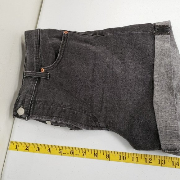 Levis Womens Gray Wedgie Short Size 32 Rolled Hem Denim Casual Button Fly Summer - Picture 7 of 9